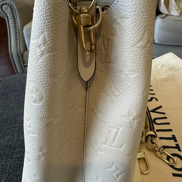 *****SOLD******Louis Vuitton - Picture 3 of 12